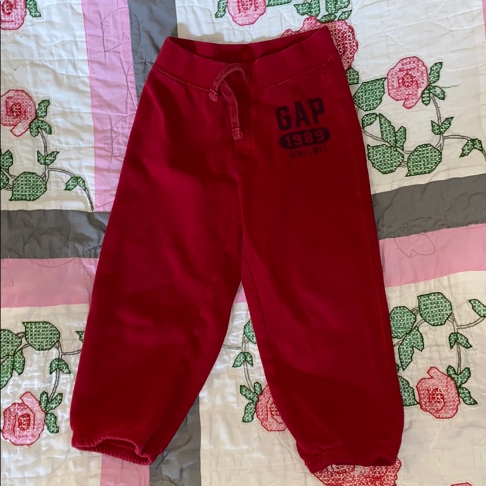 Red Gap 4t sweatpants